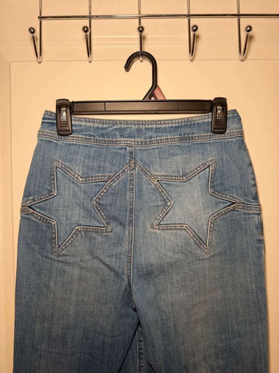RARE VINTAGE GIGI HADID Women’s Light Blue Star-Back Denim Jeans